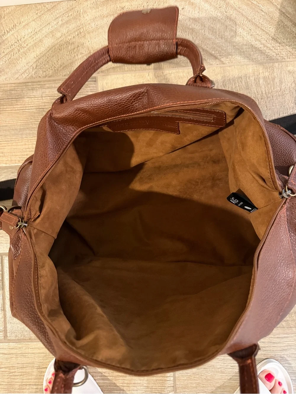 AG Leather Travel Bag Shoe Compartment 100% Pull Up Cognac Leather + Case